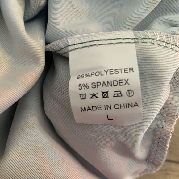 Floral pants perfect to take to a tropical vacation - Picture 4 of 4